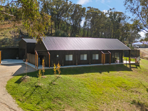 Steel commercial buildings for warehouses, offices, and retail spaces